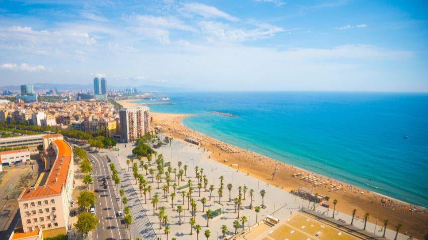 From the vibrant Sagrada Família to its tranquil beaches, Barcelona is a place full of contrasts