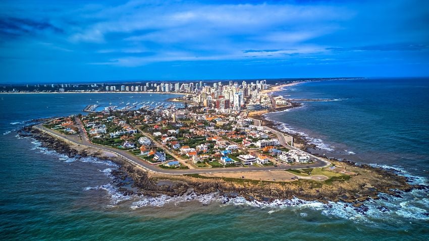 As a retired person in Uruguay, you will benefit from a tax-free pension income, allowing you to enjoy life better
