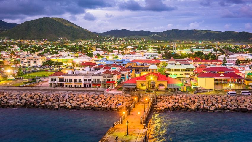 Basseterre, São Cristóvão e Nevis - Além de uma paisagem pitoresca com belas praias cobertas de areia vulcânica negra, "Saint Kitts & Nevis" são o Plano B perfeito para estratégias de mitigação de impostos.