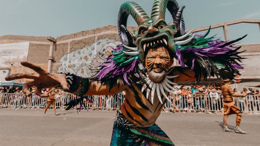 Esteja preparado para experimentar muito sobre a cultura e o folclore da República Dominicana durante o Carnaval.
