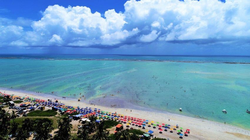 Known as the "Brazilian Caribbean," Maragogi, in the state of Alagoas, is a paradise for beach lovers, with calm waters and natural pools perfect for snorkelling among tropical fish