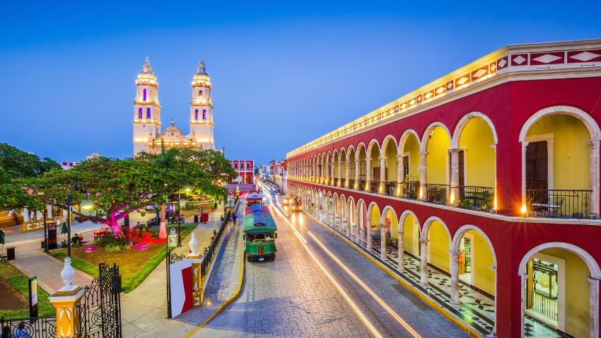 Campeche, México - O México é um país diversificado, inclusive nos preços das cidades, se você escolher lugares comuns aos turistas poderá pagar mais caro, algumas cidades como Puerto Vallarta acabarão sendo mais acessíveis que Cancún