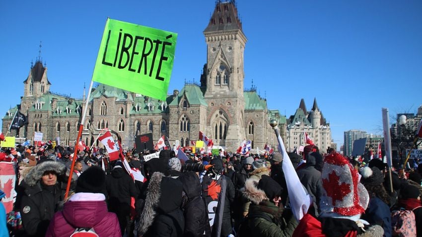 Os canadenses que desejam se libertar deste governo devem agir agora