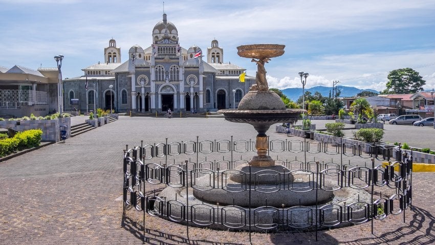 Cartago blends colonial charm with modern convenience affordable, quiet city near San José, perfect for expats seeking authenticity and access to nature