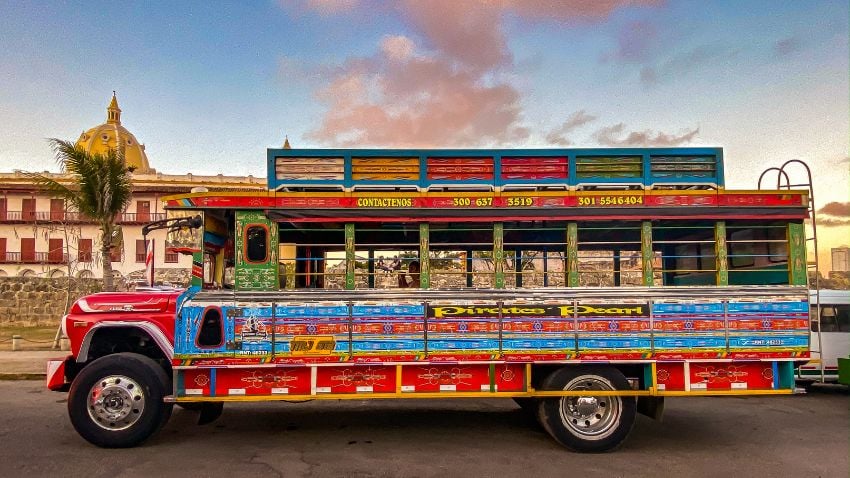 Ônibus Chiva na Colômbia