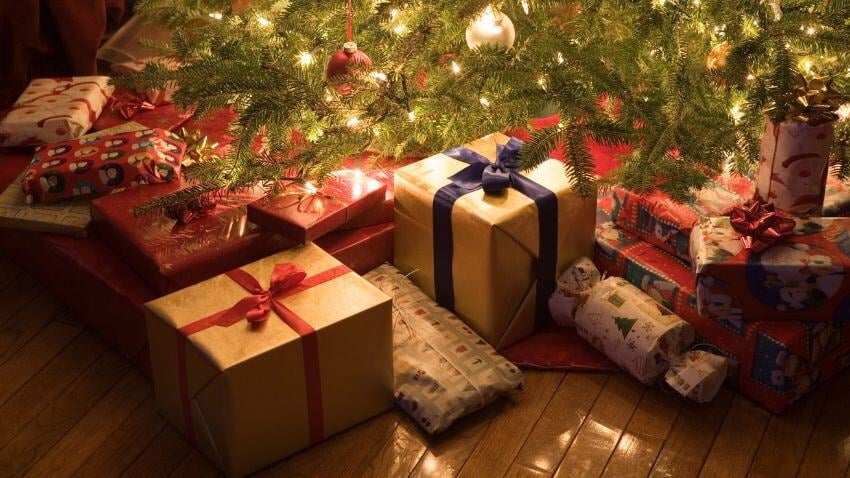 7 Best Christmas Gifts For Expats