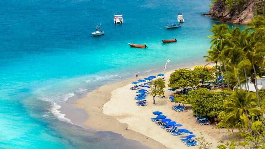 Beach living in Costa Rica ranges from well-developed coastal hubs to peaceful surf towns that embrace the Pura Vida way of life.
