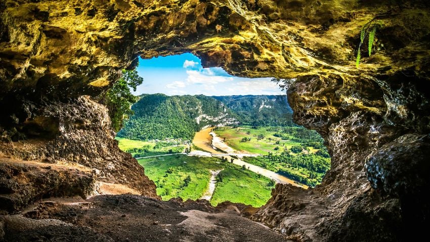 A Cueva Ventana é uma caverna natural localizada em Porto Rico.