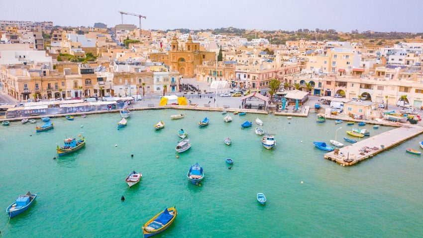 Aunque es un país de la UE, Malta tiene uno de los mejores regímenes fiscales de la Unión Europea, incluidos beneficios fiscales para expatriados y jubilados.