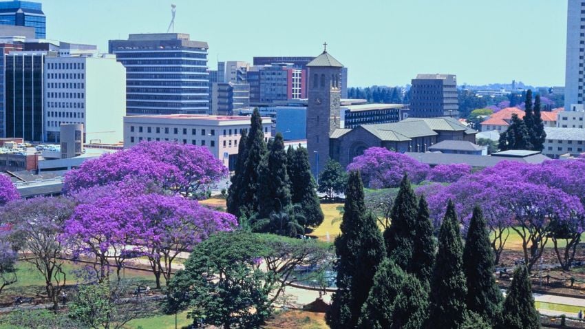 Distrito Centro de Harare em um dia de primavera