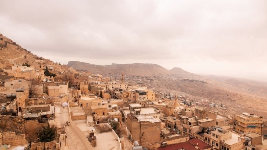 Mardin, Turquia - Na Turquia, os expatriados têm a oportunidade de se conectar e explorar a natureza presente na costa do Egeu e do Mediterrâneo, com praias deslumbrantes e enseadas escondidas