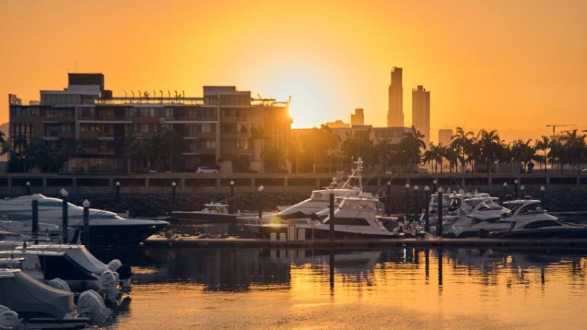 For food lovers, Panama City is a must-visit destination. Here, you can enjoy cuisine from various continents without leaving the city. Be sure to save this article for your next visit!