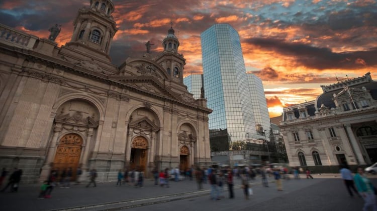 Chile offers stability, manageable risks, and strong expat appeal. Crime has risen but is uneven and improving since 2022. With safer regions and a pro-market government, the outlook remains positive