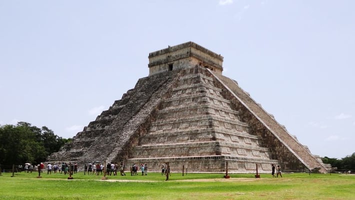 Pyramid of Kukulkán, Chichen Itza, Mexico