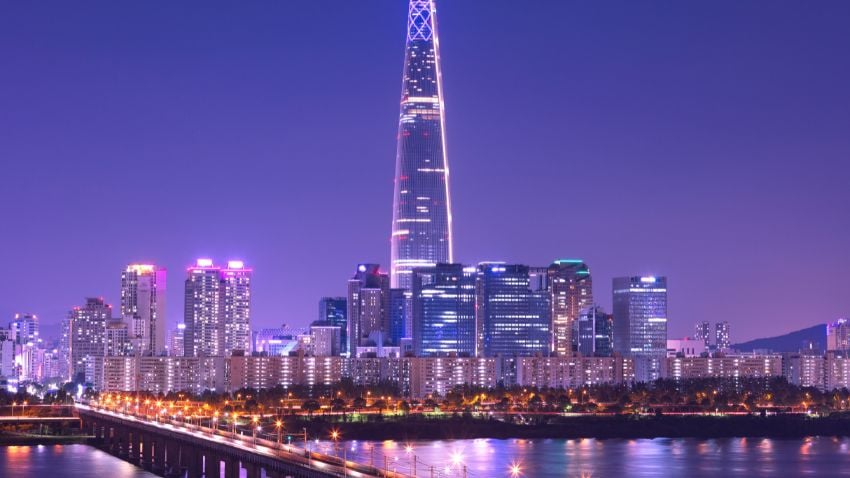 Seul, Coreia do Sul É normal que alguns nômades digitais sejam uma subcategoria de expatriados, já que muitos vão para o exterior em busca de novas experiências e aventuras enquanto trabalham inteiramente online