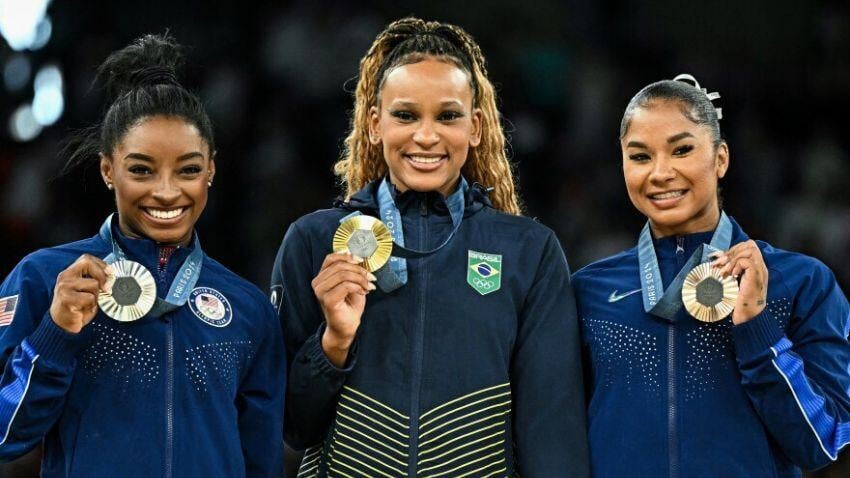 Simone Biles, Rebeca Andrade e Jordan Chiles, respectivamente, medalhistas nas Olimpíadas de Paris 2024