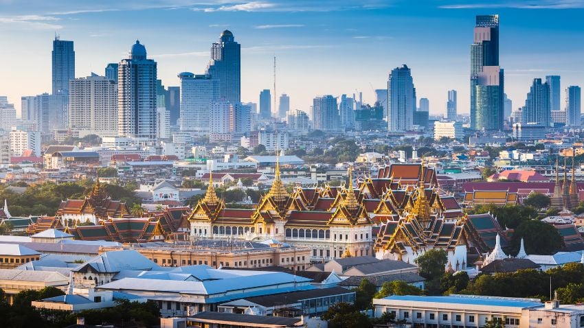 Amanecer con el Gran Palacio de Bangkok, Tailandia