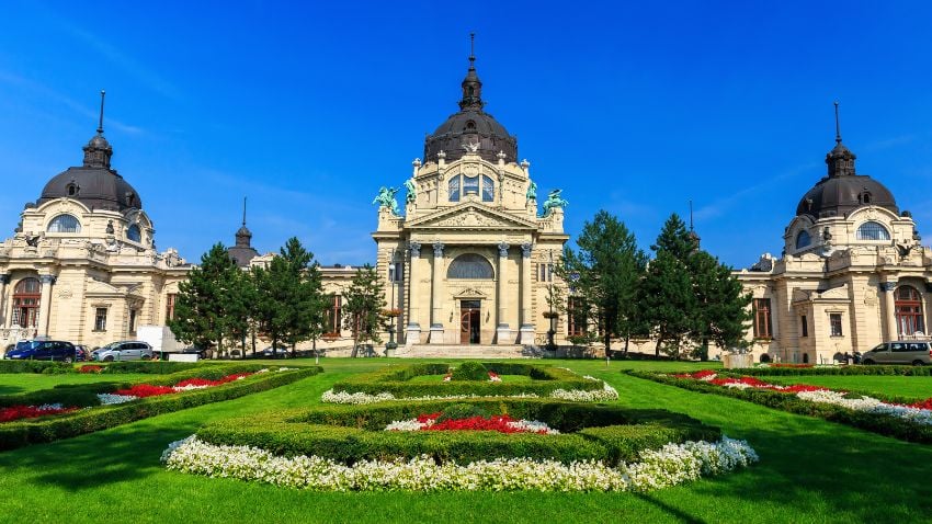 O banho Szechenyi em Budapeste, Hungria