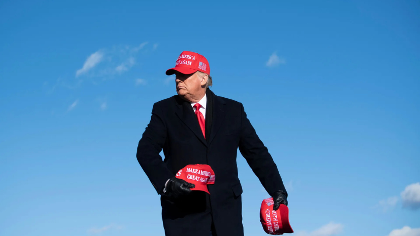 Trump calling on people to make America great again Photograph by Brendan Smialowski _ AFP _ Getty