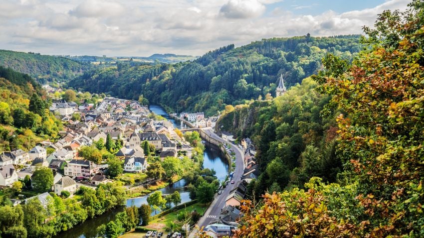 Vale de Vianden, Luxemburgo - Acontecimentos recentes, como as políticas irresponsáveis da Reserva Federal que causaram uma inflação brutal, já mostram a necessidade de seguir o famoso ditado: "Não coloque todos os ovos na mesma cesta"