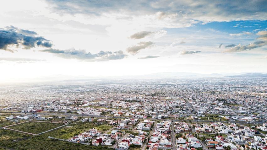 Santiago de Querétaro combines colonial charm, walkable neighbourhoods, and an orderly, family-friendly lifestyle with growing opportunities