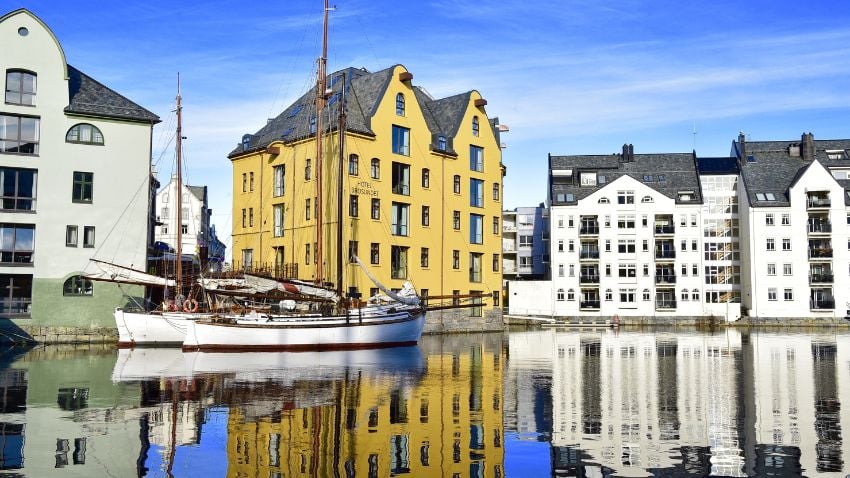 You can apply online for your Norway Digital Nomad Visa