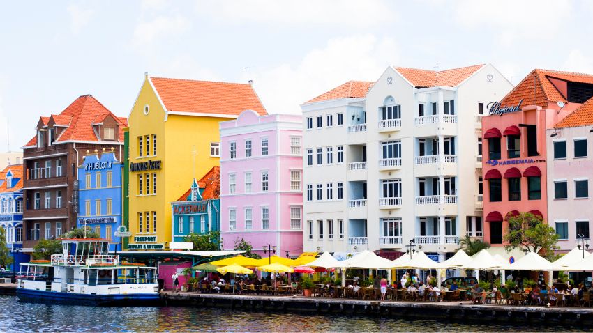 Casas coloridas en Willemstad, Curazao
