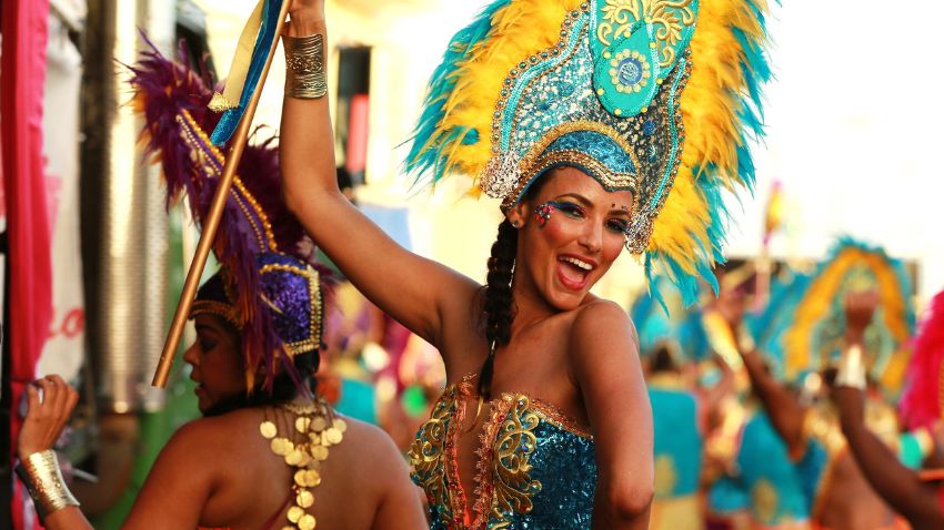 Carnaval de Curazao - Curazao tiene una dinámica cultural interesante, aunque a veces bastante contrastante. En Curazao, existe una distinción visible entre la cultura Africana y la influencia cultural Holandesa. 