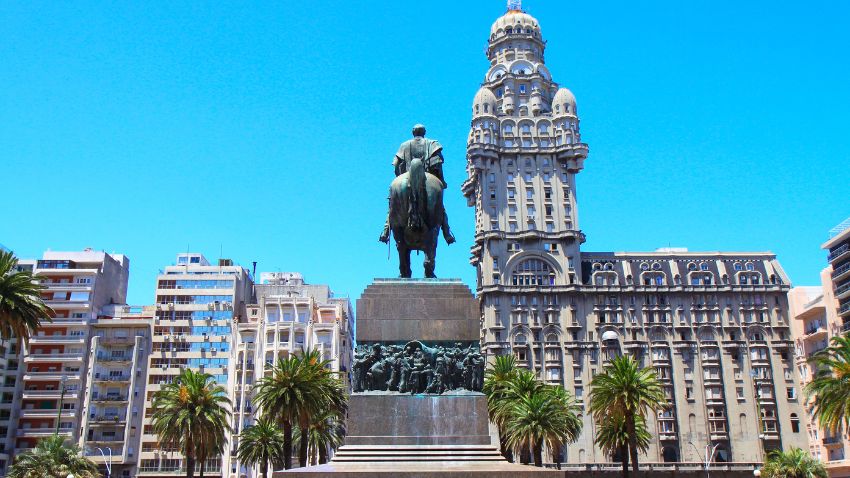 Uruguay residency tax holiday foreign income Americans — Independence Square Montevideo