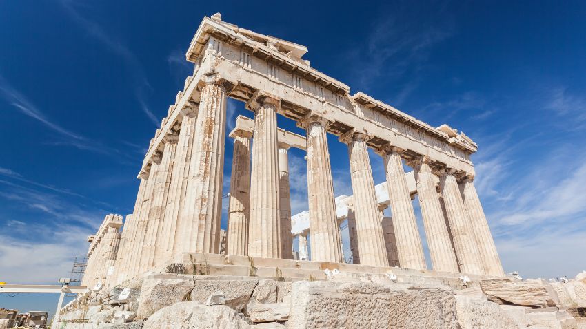There are endless opportunities to immerse oneself in Greek culture, explore ancient ruins, and enjoy the renowned Greek cuisine