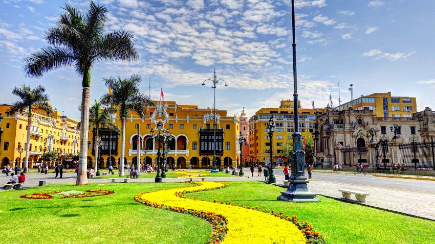 Infraestructura Política De Perú: Un Recurso Clave Para Que Los Expatriados Obtengan Beneficios