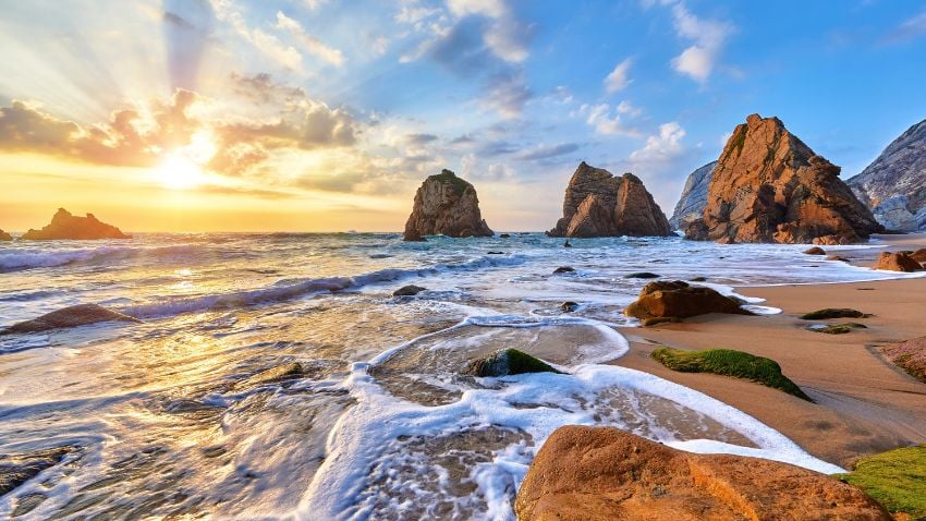 Portugal Ursa Beach pôr do sol no Oceano Atlântico