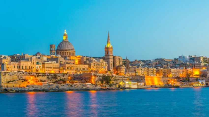 Vista de La Valeta durante la noche, Malta, Malta